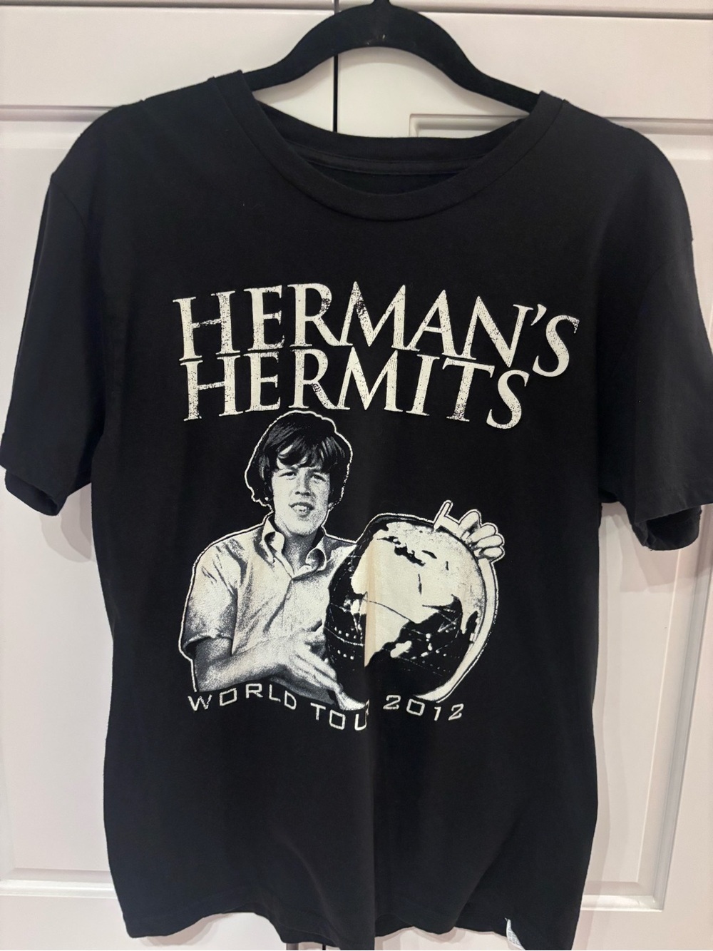 Herman’s hermit’s 2012 world tour concert tshirt black men’s medium